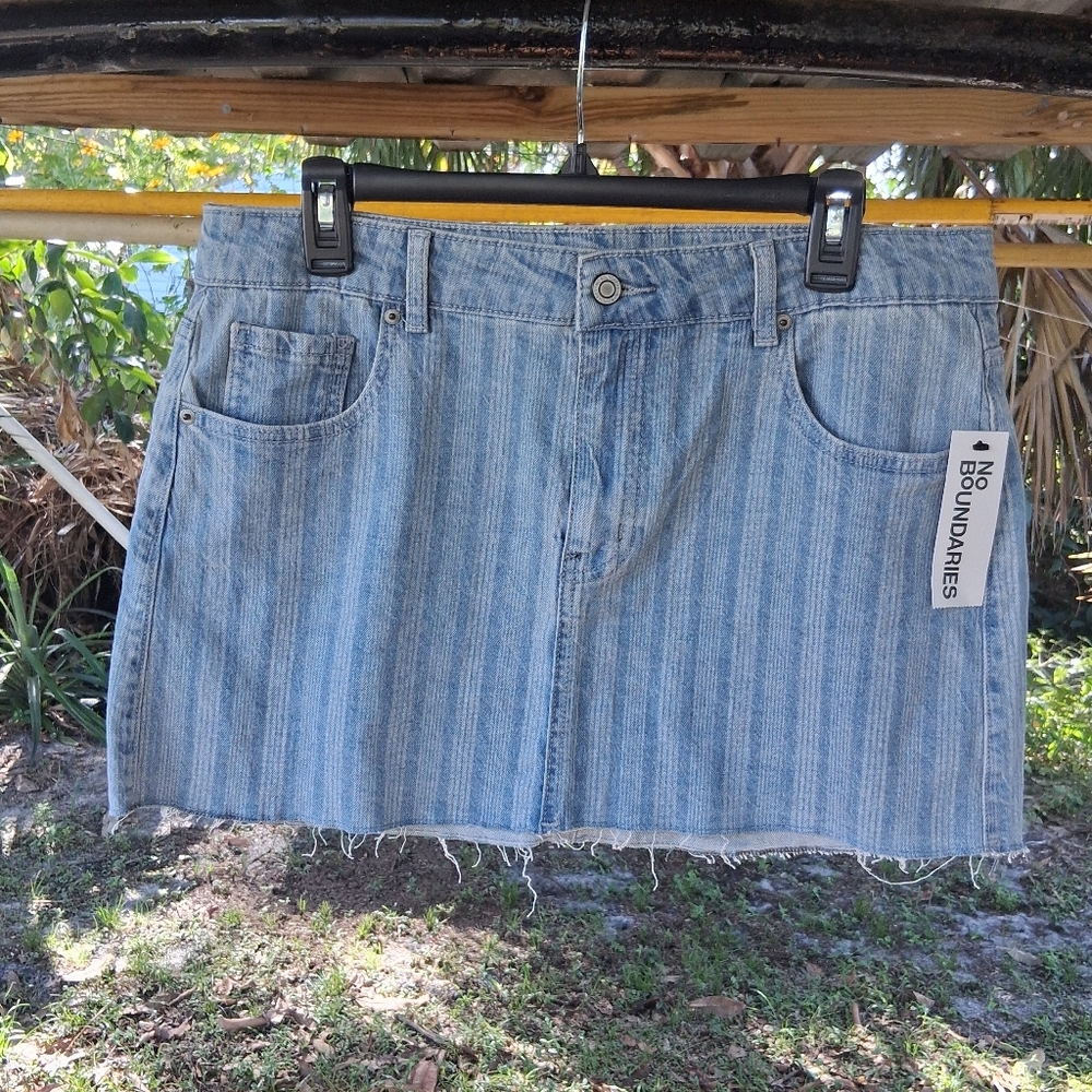 No Boundaries Raw Hem Demin Skirt
